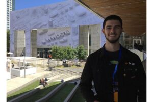 Vinícius e Thalita aparecem em clima de romance na França