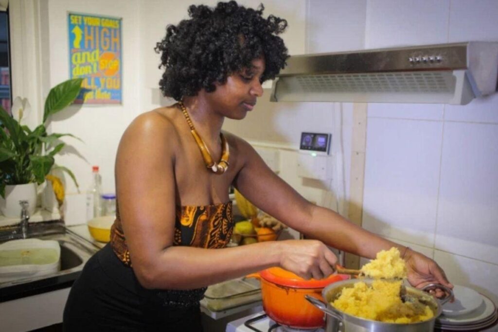 Mãe economiza com alimentos