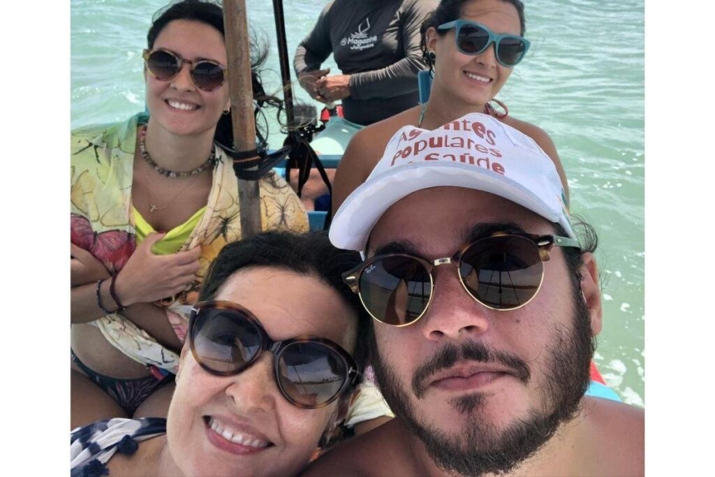 Fátima Bernardes aproveita férias em família