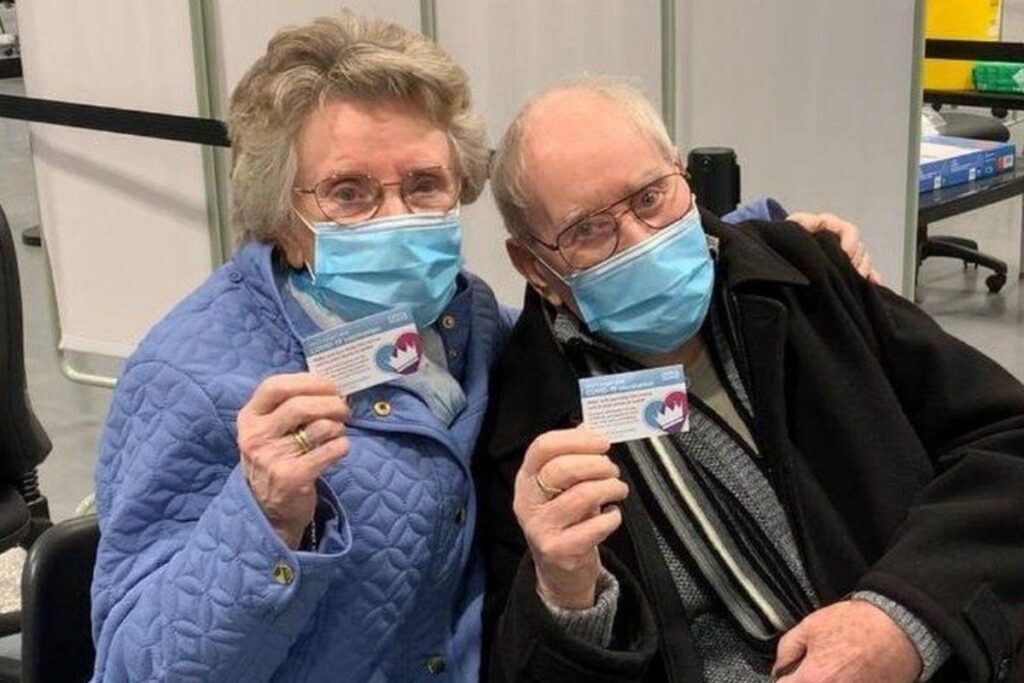 A dupla foi vacina junta