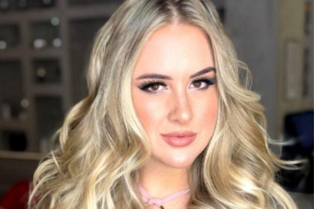 A ex-BBB mostrou o resultado do teste de gravidez