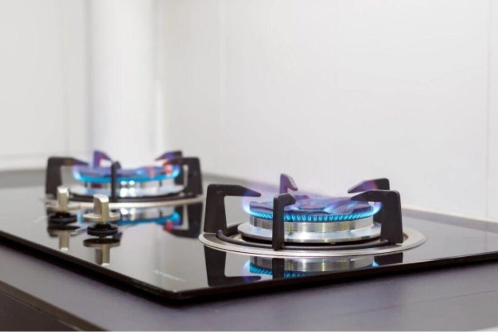 Menino cadeirante salva família