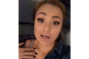 A mulher descobriu que a irmã mais velha era na verdade mãe biológica