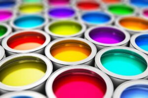 Exemplos de Abayomi, bonecas confeccionadas para manter e valorizar a origem africana