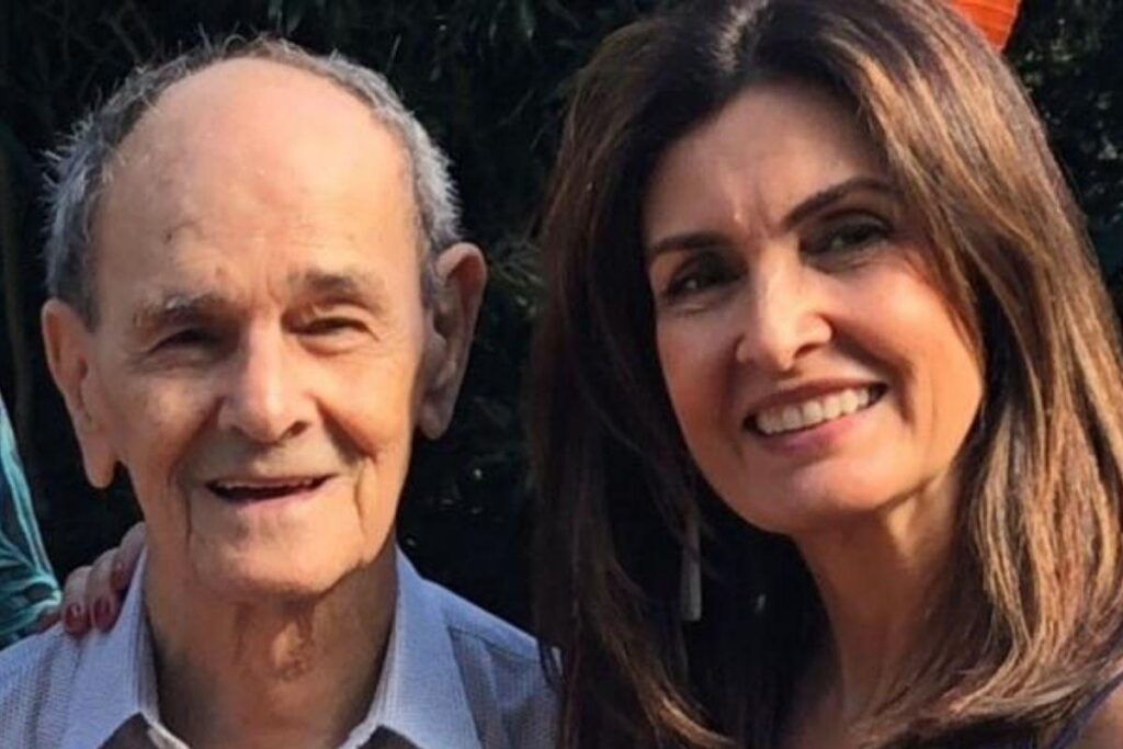 A apresentadora comemorou a vacinação do pai nas redes sociais