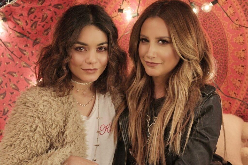 Ashley Tisdale grávida