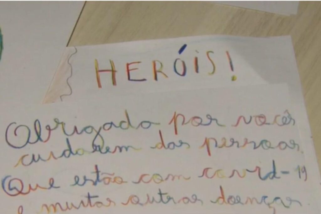 Uma menina de 7 anos escreveu cartas para os profissionais de saúde agradecendo pelo trabalho na pandemia