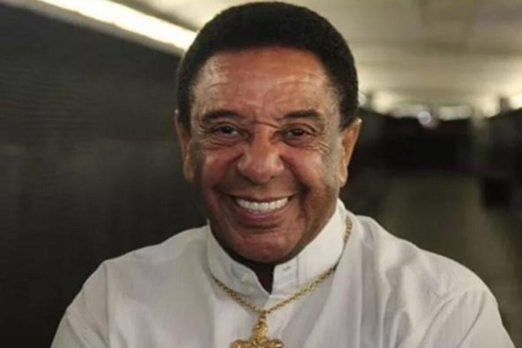 Família de Agnaldo Timóteo se diz confiante em recuperação