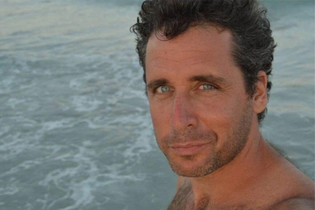 Doador de esperma coleciona filhos ao redor do mundo através da inseminação caseira