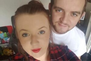 Mãe descobre no parto que o filho é menino após fazer enxoval completo para uma menina