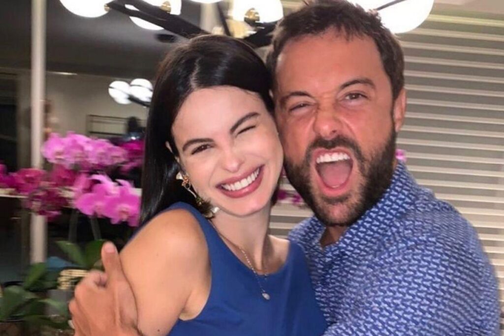 Sthefany Brito sai pela primeira vez sem o filho