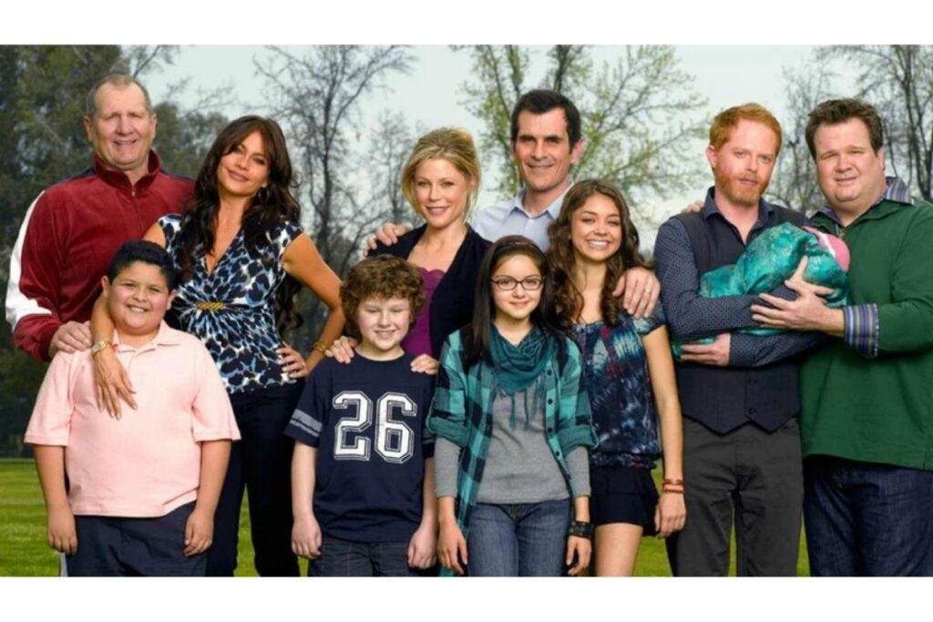 Jesse Tyler, que interpreta Mitchell na série Modern Family, comentou sobre a criação do primeiro filho