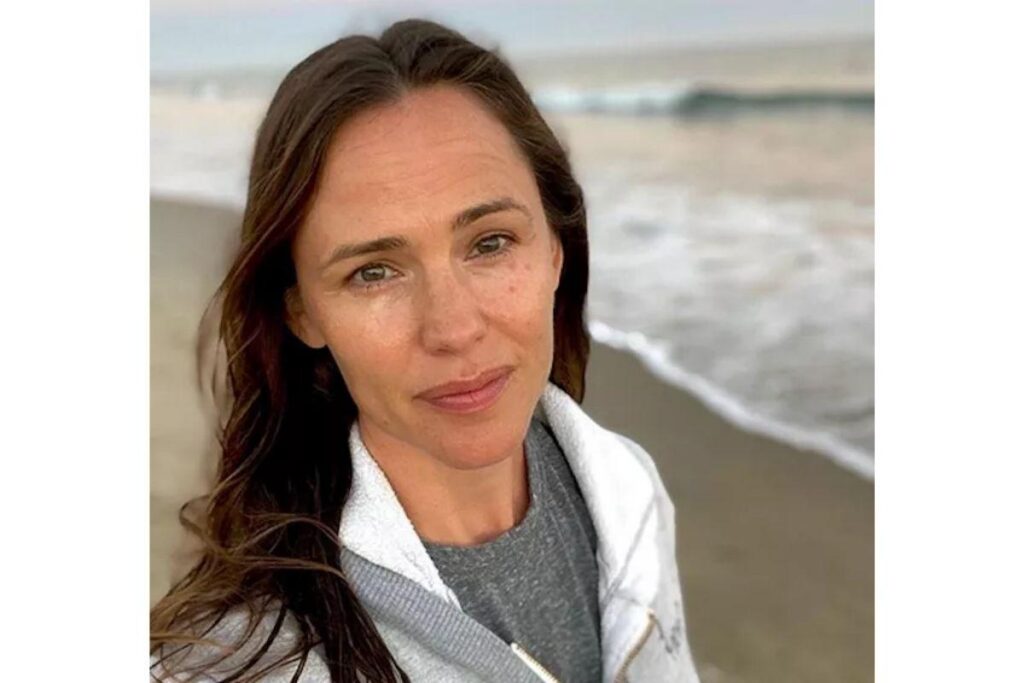 Jennifer Garder disse que após ter tido filhos a relação que ela tem sobre o corpo mudou