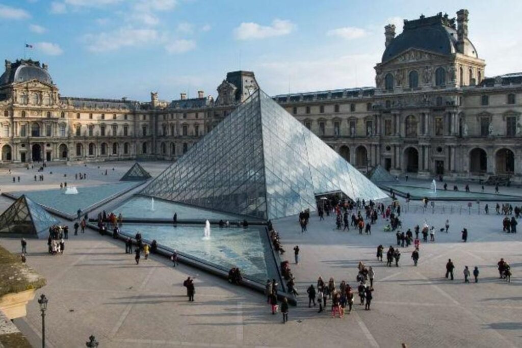 O Museu do Louvre liberou todo o acervo para consulta online