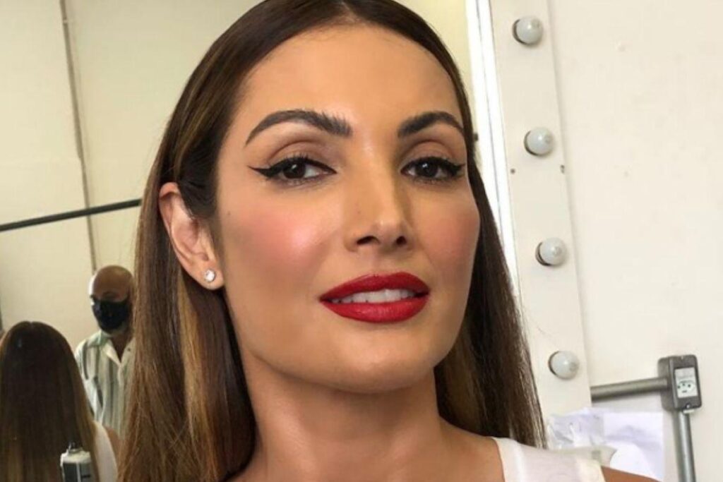 Patrícia Poeta posta foto ao lado do filho e tamanho dele impressiona