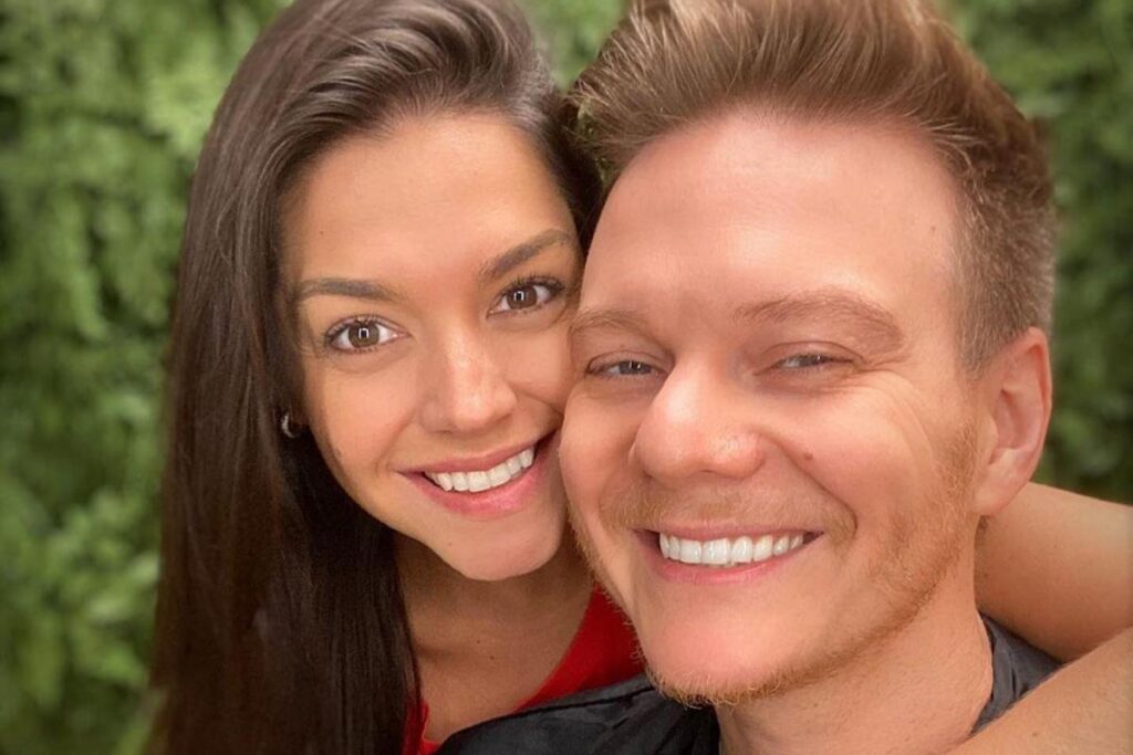 Thais Fersoza relembra gravidez de Melinda