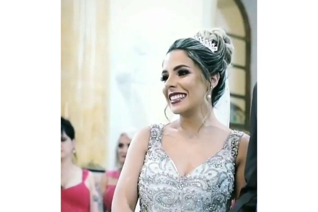 A noiva realizou o sonho da menina com paralisia cerebral de ser dama de honra em casamento