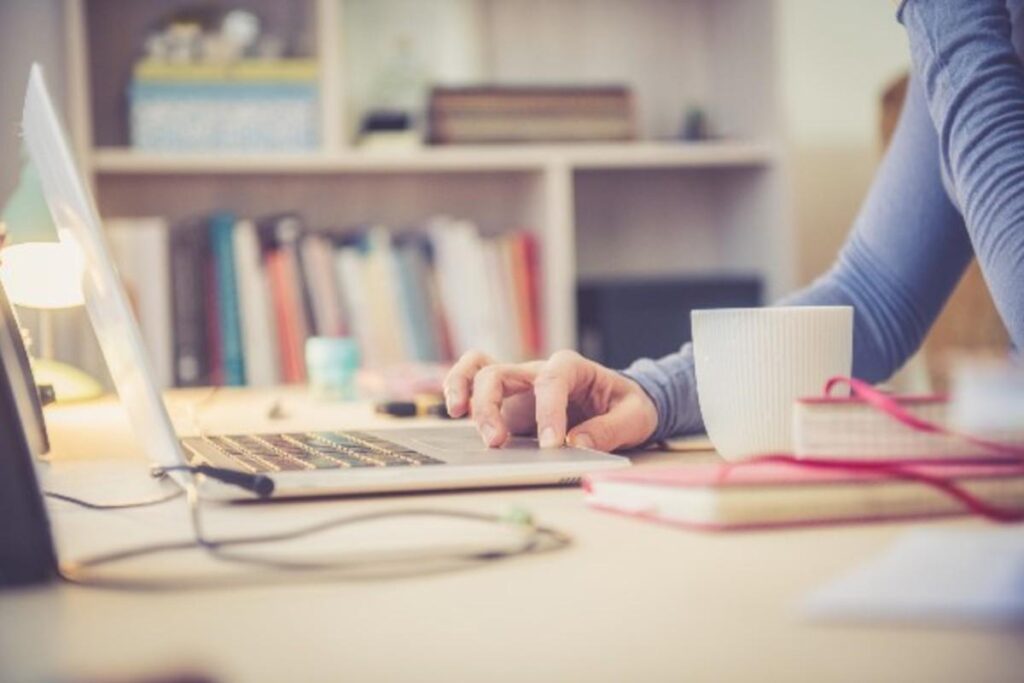 ‘Fadiga do Zoom’: entenda a condição causada pelas relações online e veja como evitá-la