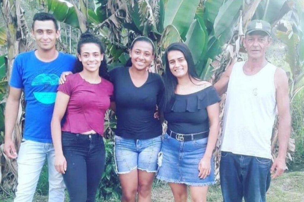 Fabiana Lucas conhece pai depois de 35 anos separados