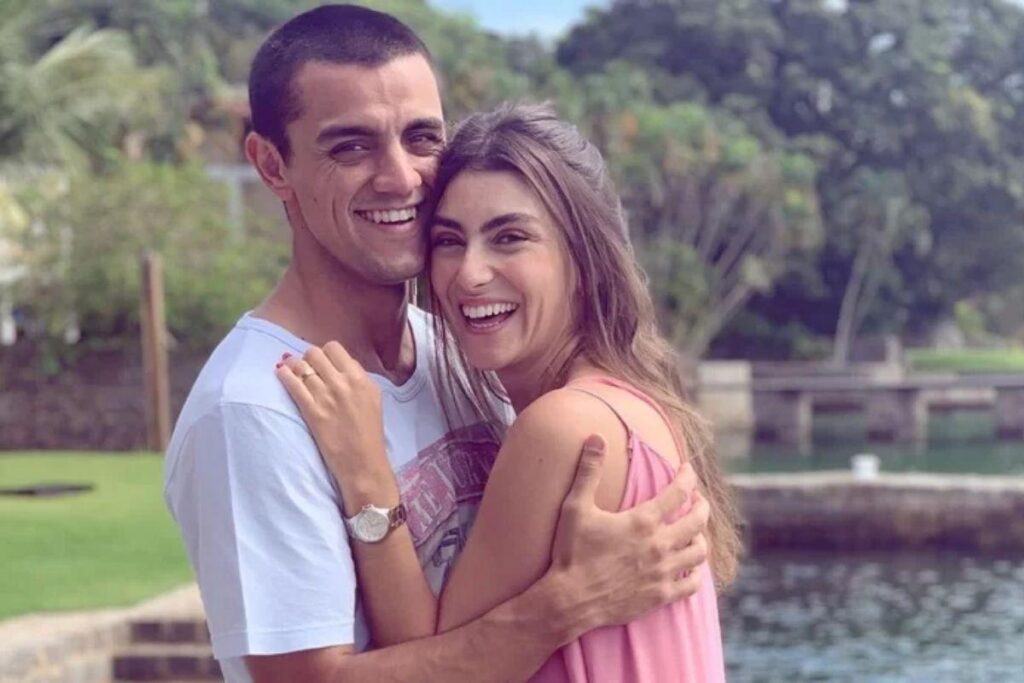 Mariana Uhlmann e Felipe Simas, os pais de Joaquim, Maria e Vicente
