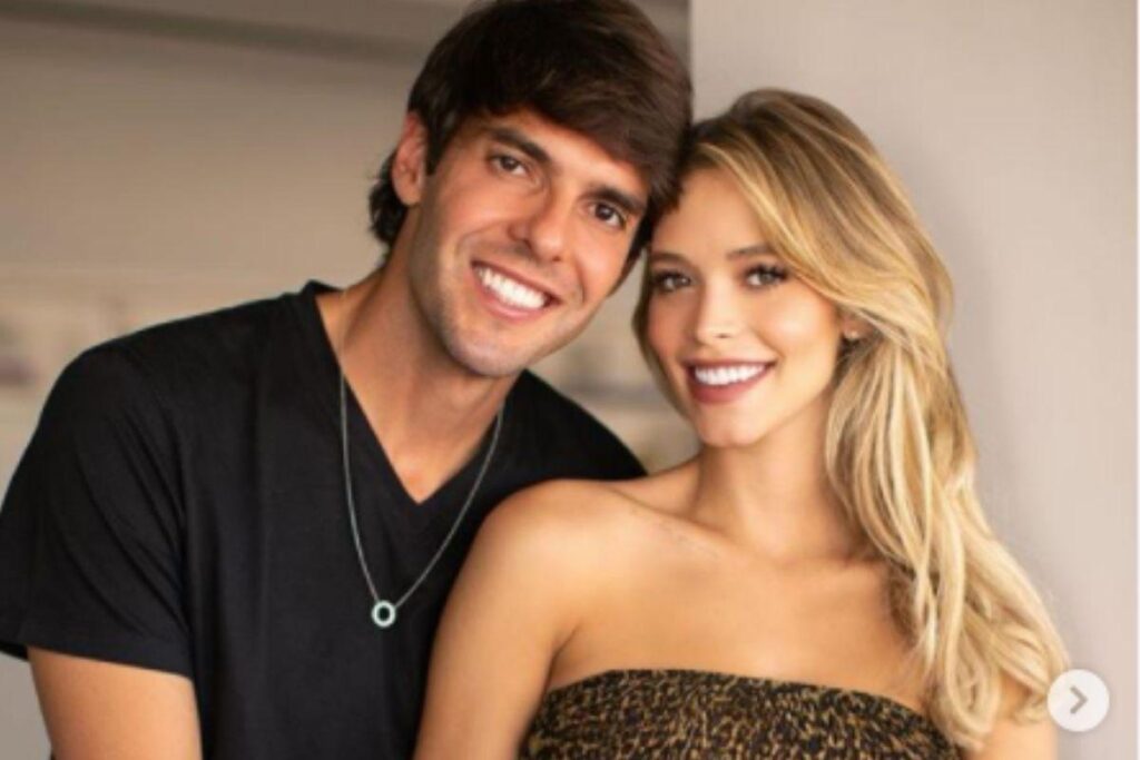 Carol Dias e Kaká comemoram  mesversário de Esther