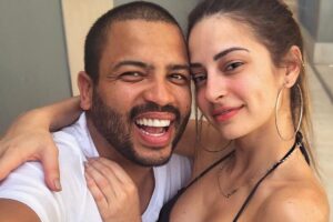 Projota compartilhou uma foto ao lado da filha e da bisavó