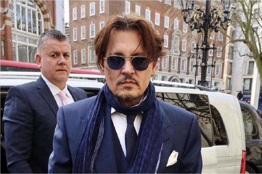 Uma página de fãs compartilhou foto do filho de Johnny Depp que chamou atenção pela semelhança com o ator