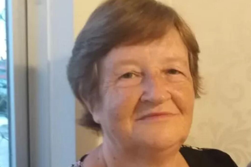 Avó aprende a ler durante aulas virtuais do neto na pandemia em SC