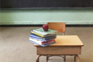 A mulher desabafou sobre detenção online que os professores deram para a filha