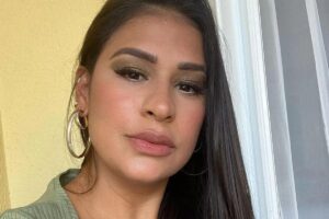 Simone mostra o corpo um mês após dar à luz