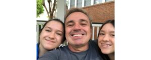 Marina e Sofia, de 17 anos, fizeram uma homenagem ao pai, Gugu Liberato