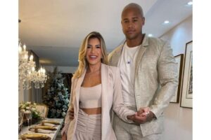 Léo Santana brinca com ultrasson de Lore Improta