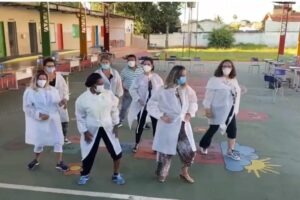 Profissionais de saúde viralizam dançamdo