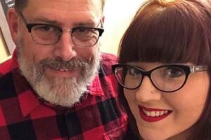 Erica frequentava os eventos que o padrasto organizava