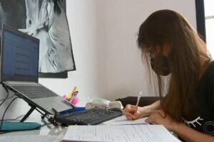 Estudante é proibida pela Justiça de cursar faculdade por fazer ‘homeschooling’