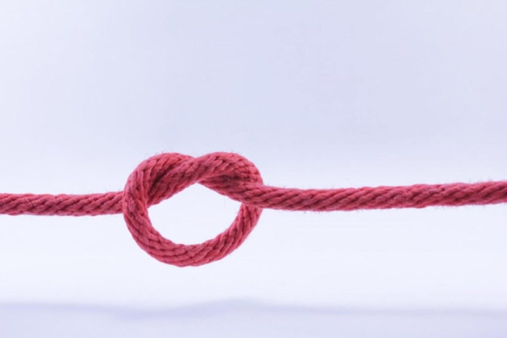 Entenda o que causa a dor abdominal