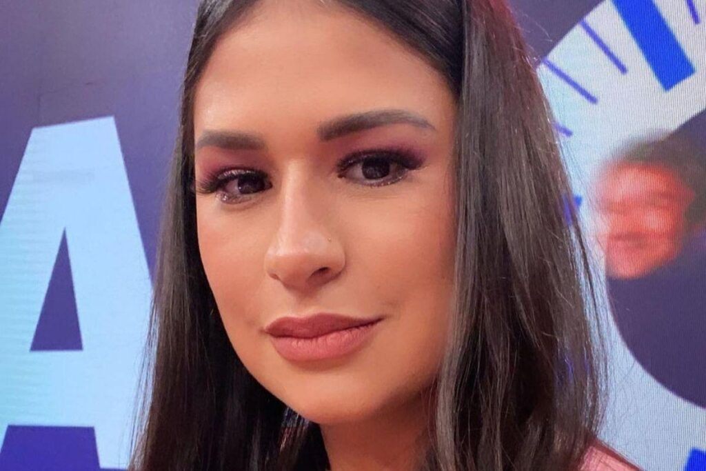 Simone mostrou bico de Zaya chateada após tomar injeção