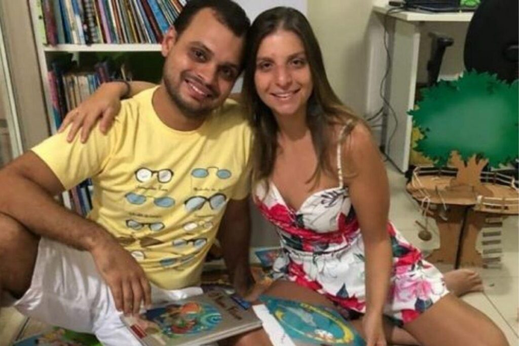 Casal cria comunidade de leitura para crianças