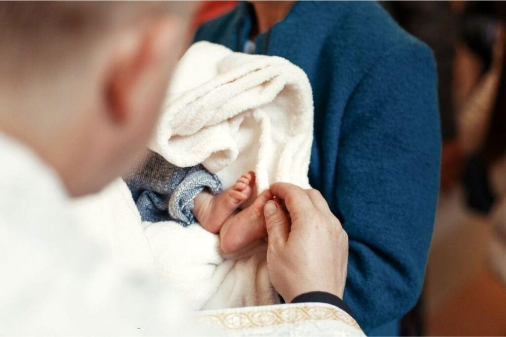 Uma das exigências era que o padrinho doasse à criança cerca de R$ 180 mil, além de outros gastos