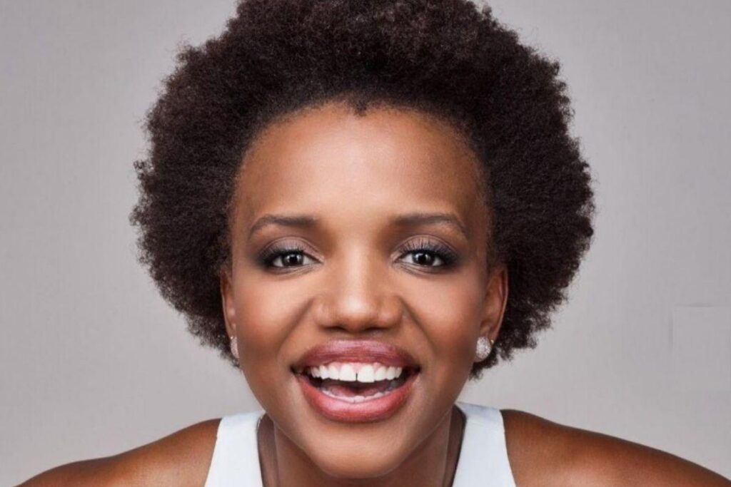 Mary Sheyla mostra filha pela primeira vez após ficar na UTI com covid-19