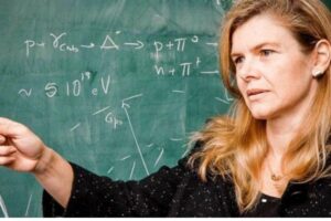 Brasileira recebe reconhecimento de Einstein