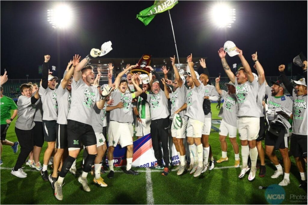 Alunos brasileiros vencem maior torneio universitário de futebol nos EUA