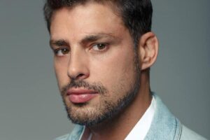 Cauã Reymond fez uma publicação no Instagram para parabenizar Sofia pelos 9 anos