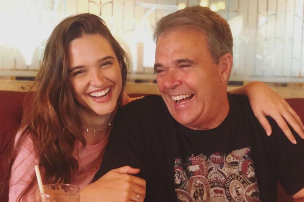 Juliana Paiva faz declaração para o pai quase dois anos após perdê-lo