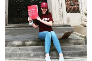 Jovem escreve redação sobre a própria história de superação ao perder a mãe e passa em Harvard