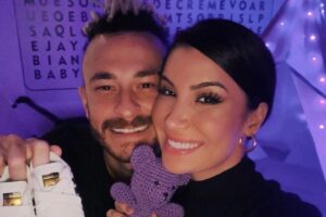 Bianca Andrade e Fred estão à espera do primeiro filho e mostraram o novo cachorro da família