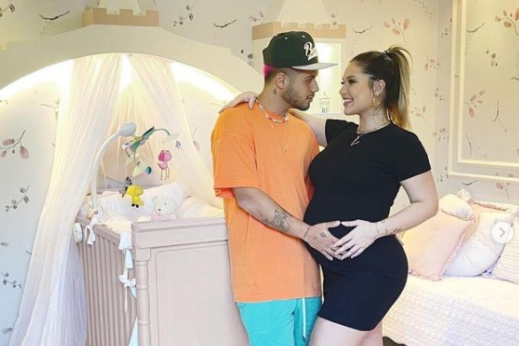 A influencer deu à luz a primeira filha com o cantor Zé Felipe