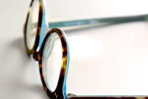 O uso de óculos pode corrigir os principais problemas de visão