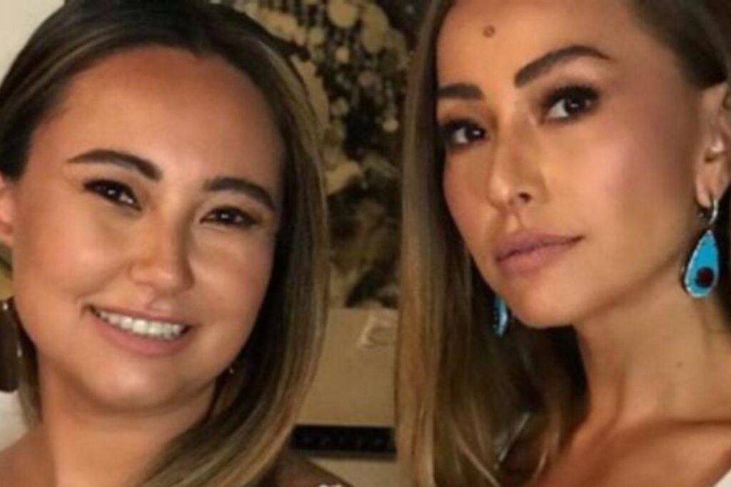 Karina Sato agradeceu por todo apoio que vem recebido de Sabrina Sato e da família após ser internada com covid-19