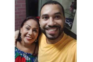 Gil conta que mãe falou para ele pedir emprego para Boninho